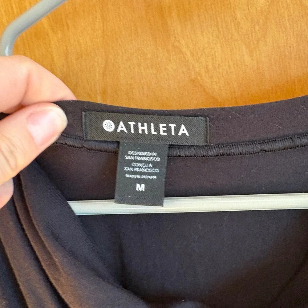 Athleta Black Relaxed Weekender Tee Shirt Women's Size M Cowl Neck Short‎ Sleeve - Picture 4 of 7
